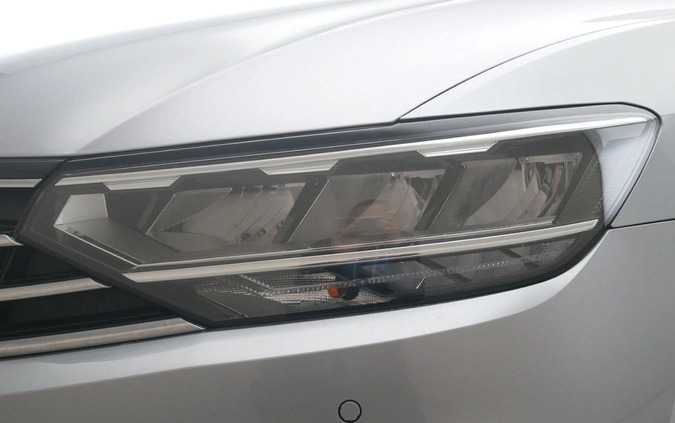 Volkswagen Passat cena 73899 przebieg: 147316, rok produkcji 2020 z Warszawa małe 191